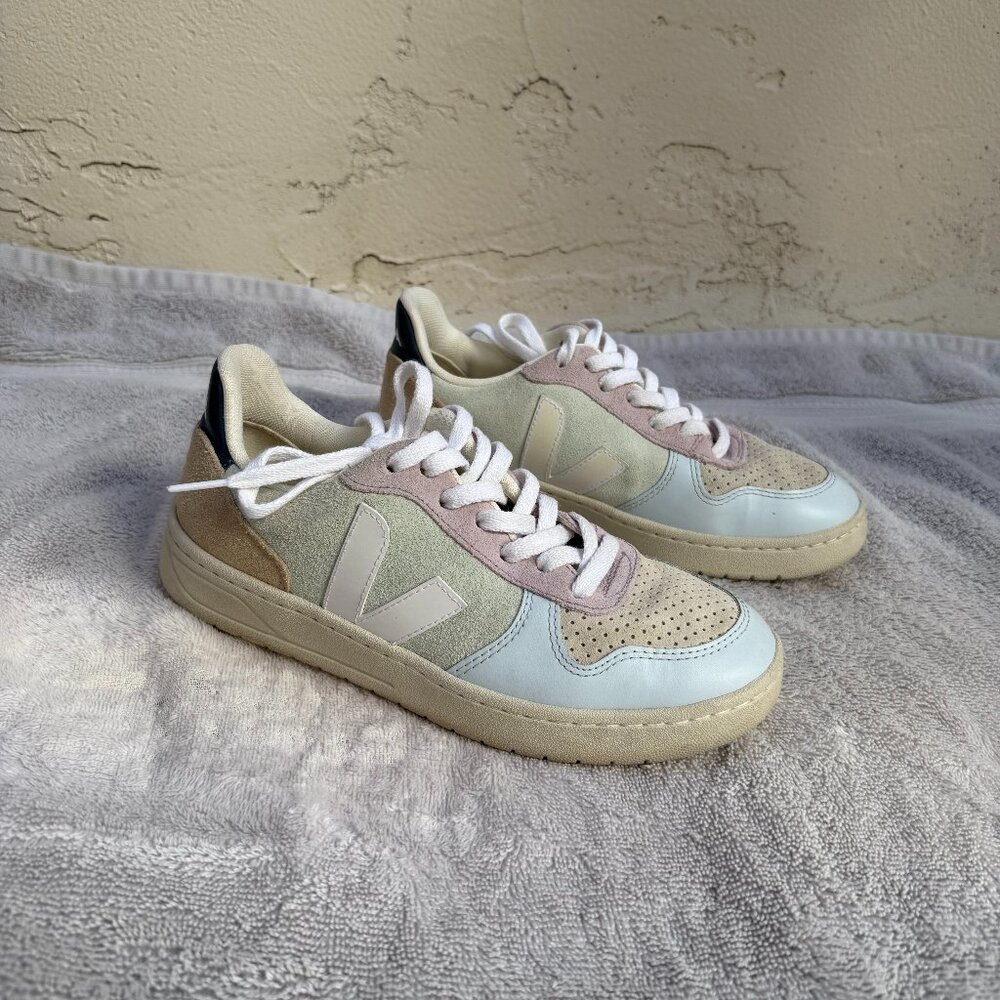 Veja Suede Jade, White and Blue Sneakers Size 7